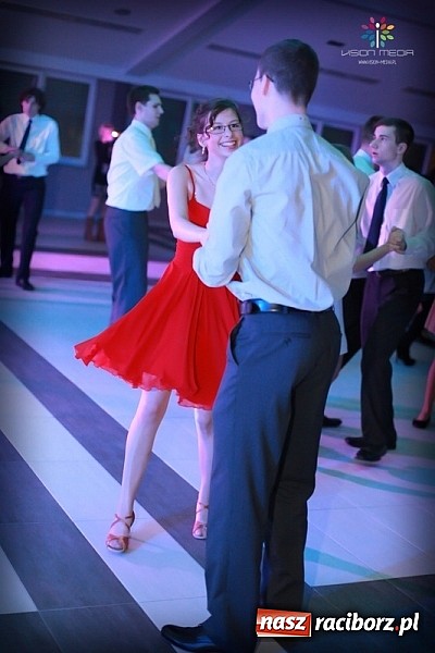 Zdjęcie w galerii na portalu naszraciborz.pl: Studniówka II LO raz jeszcze... wiadomości z regionu