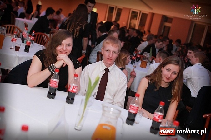 Zdjęcie w galerii na portalu naszraciborz.pl: Studniówka II LO raz jeszcze... wiadomości z regionu