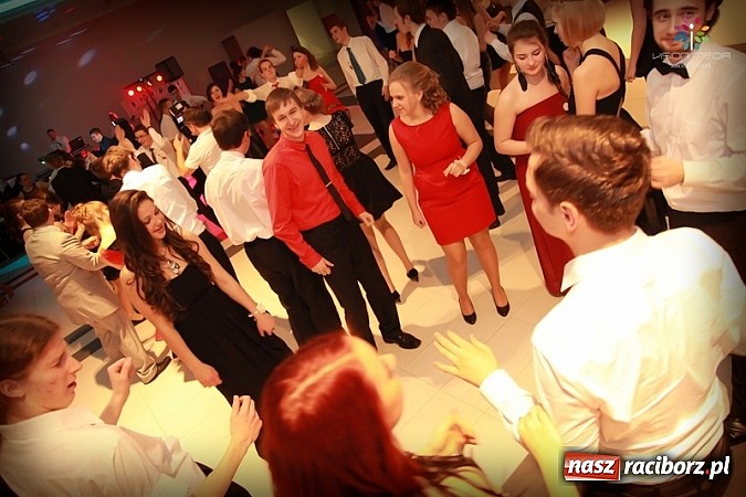 Zdjęcie w galerii na portalu naszraciborz.pl: Studniówka II LO raz jeszcze... wiadomości z regionu