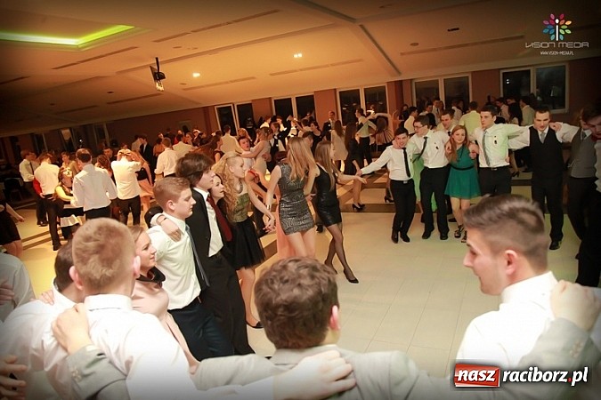 Zdjęcie w galerii na portalu naszraciborz.pl: Studniówka II LO raz jeszcze... wiadomości z regionu