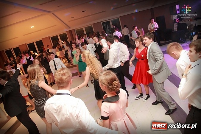 Zdjęcie w galerii na portalu naszraciborz.pl: Studniówka II LO raz jeszcze... wiadomości z regionu