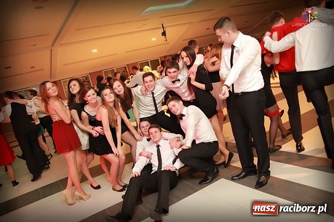 Zdjęcie w galerii na portalu naszraciborz.pl: Studniówka II LO raz jeszcze... wiadomości z regionu