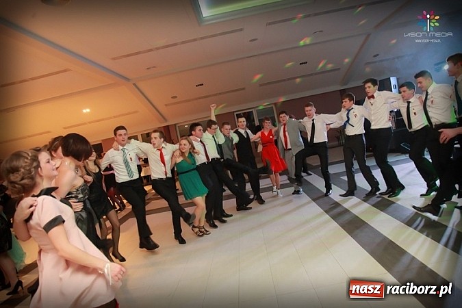 Zdjęcie w galerii na portalu naszraciborz.pl: Studniówka II LO raz jeszcze... wiadomości z regionu