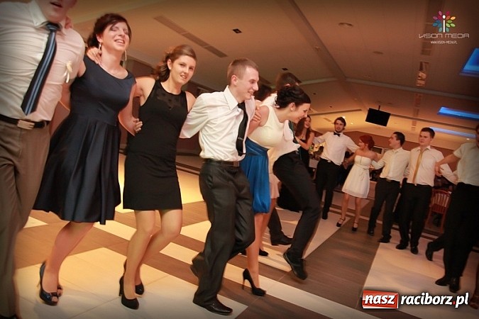 Zdjęcie w galerii na portalu naszraciborz.pl: Studniówka II LO raz jeszcze... wiadomości z regionu