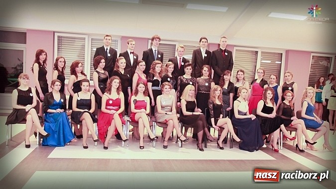 Zdjęcie w galerii na portalu naszraciborz.pl: Studniówka II LO raz jeszcze... wiadomości z regionu