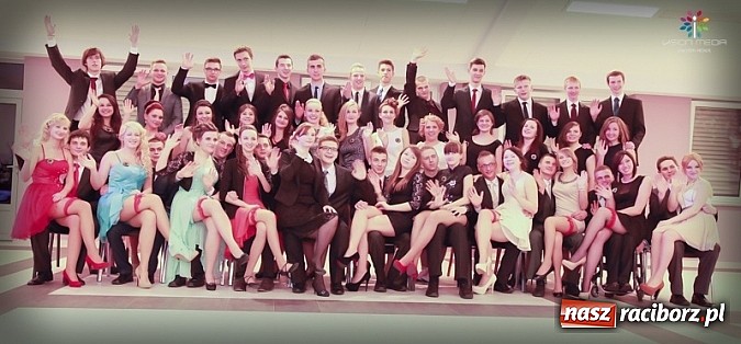 Zdjęcie w galerii na portalu naszraciborz.pl: Studniówka II LO raz jeszcze... wiadomości z regionu