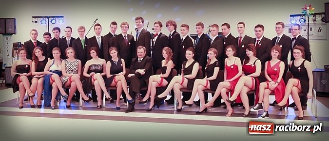 Zdjęcie w galerii na portalu naszraciborz.pl: Studniówka II LO raz jeszcze... wiadomości z regionu