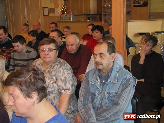 Zdjęcie w galerii na portalu naszraciborz.pl: Kolędnicy z SP 13 w Domu Św. Notburgi wiadomości z regionu