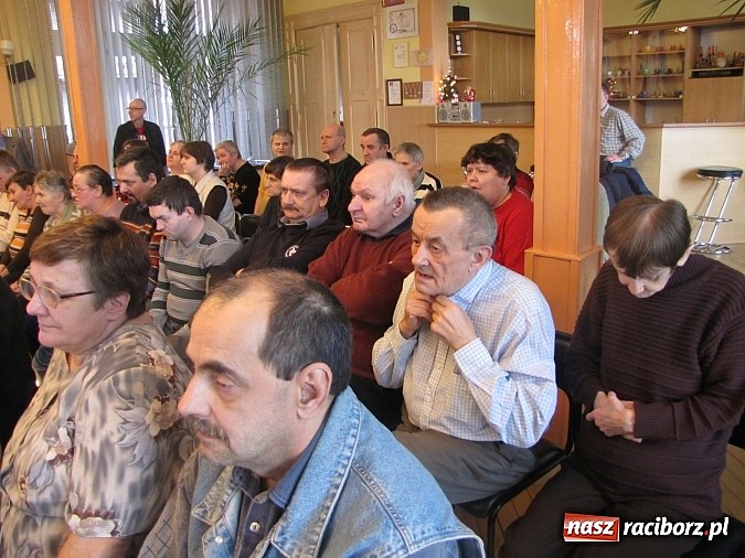 Zdjęcie w galerii na portalu naszraciborz.pl: Kolędnicy z SP 13 w Domu Św. Notburgi wiadomości z regionu