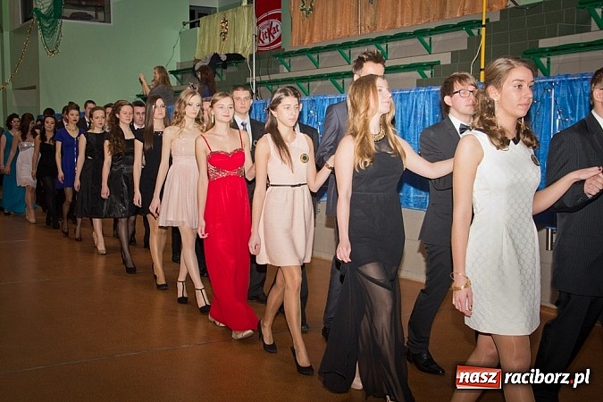 Zdjęcie w galerii na portalu naszraciborz.pl: Maturzyści I LO bawią się w Arenie Rafako wiadomości z regionu