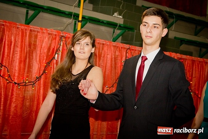 Zdjęcie w galerii na portalu naszraciborz.pl: Maturzyści I LO bawią się w Arenie Rafako wiadomości z regionu