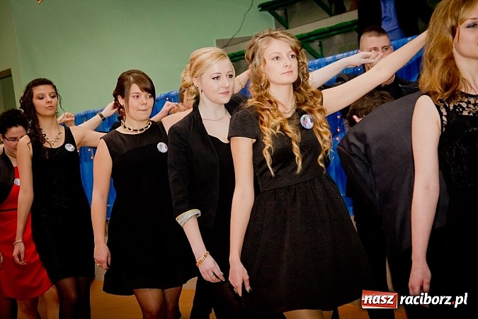 Zdjęcie w galerii na portalu naszraciborz.pl: Maturzyści I LO bawią się w Arenie Rafako wiadomości z regionu