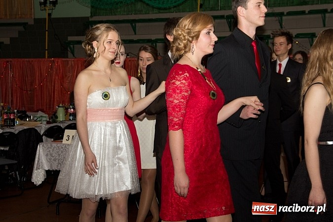 Zdjęcie w galerii na portalu naszraciborz.pl: Maturzyści I LO bawią się w Arenie Rafako wiadomości z regionu