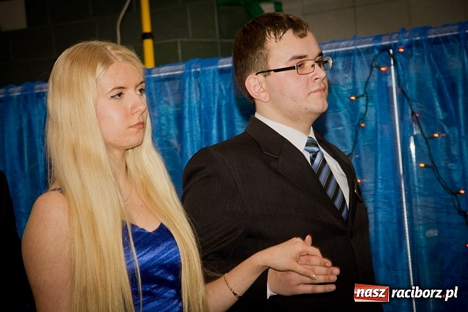 Zdjęcie w galerii na portalu naszraciborz.pl: Maturzyści I LO bawią się w Arenie Rafako wiadomości z regionu