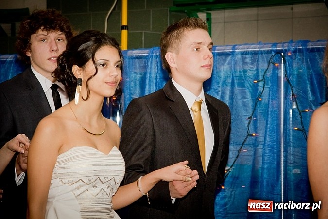 Zdjęcie w galerii na portalu naszraciborz.pl: Maturzyści I LO bawią się w Arenie Rafako wiadomości z regionu