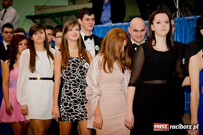 Zdjęcie w galerii na portalu naszraciborz.pl: Maturzyści I LO bawią się w Arenie Rafako wiadomości z regionu