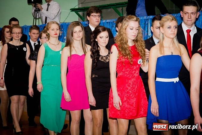 Zdjęcie w galerii na portalu naszraciborz.pl: Maturzyści I LO bawią się w Arenie Rafako wiadomości z regionu