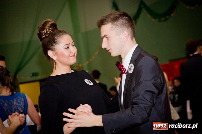 Zdjęcie w galerii na portalu naszraciborz.pl: Maturzyści I LO bawią się w Arenie Rafako wiadomości z regionu