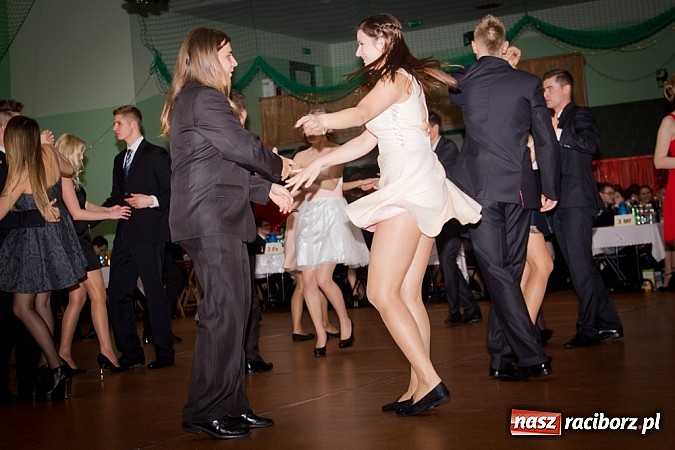 Zdjęcie w galerii na portalu naszraciborz.pl: Maturzyści I LO bawią się w Arenie Rafako wiadomości z regionu