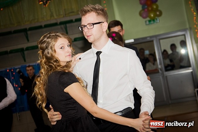 Zdjęcie w galerii na portalu naszraciborz.pl: Maturzyści I LO bawią się w Arenie Rafako wiadomości z regionu