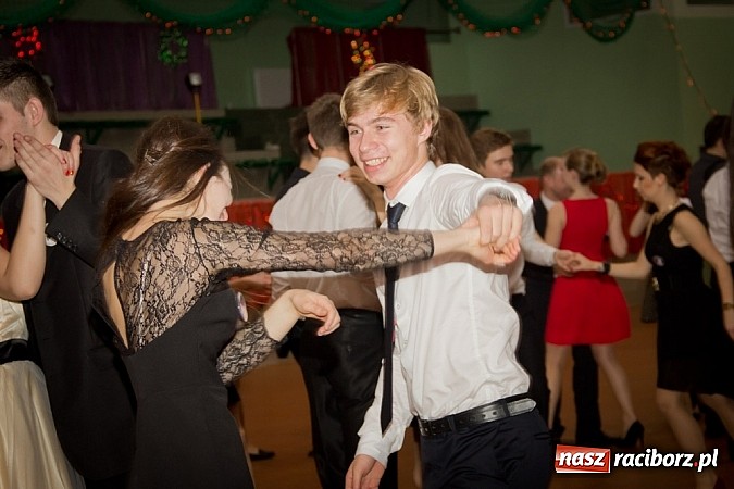 Zdjęcie w galerii na portalu naszraciborz.pl: Maturzyści I LO bawią się w Arenie Rafako wiadomości z regionu