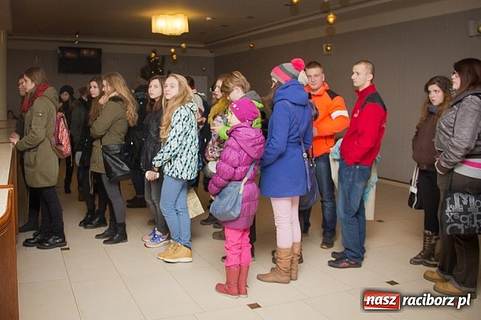 Zdjęcie w galerii na portalu naszraciborz.pl: WOŚP: 130 wolontariuszy na ulicach Raciborza wiadomości z regionu