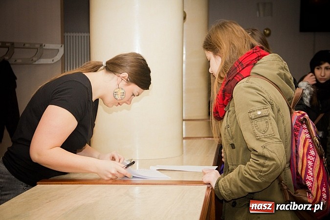 Zdjęcie w galerii na portalu naszraciborz.pl: WOŚP: 130 wolontariuszy na ulicach Raciborza wiadomości z regionu