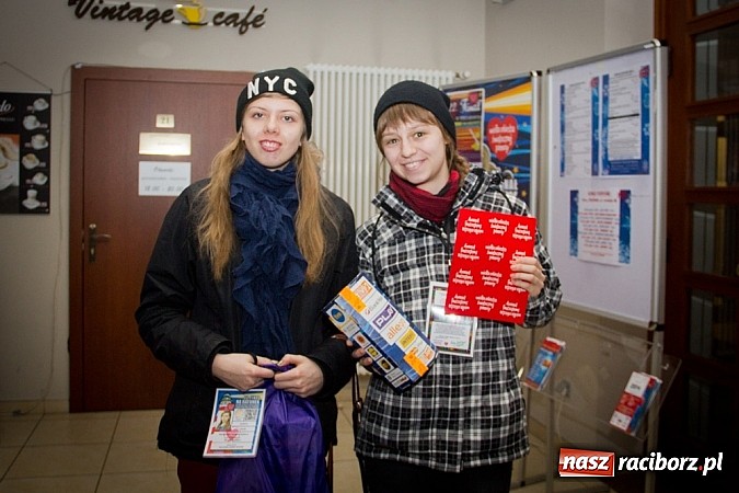 Zdjęcie w galerii na portalu naszraciborz.pl: WOŚP: 130 wolontariuszy na ulicach Raciborza wiadomości z regionu