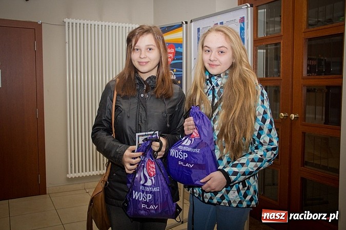 Zdjęcie w galerii na portalu naszraciborz.pl: WOŚP: 130 wolontariuszy na ulicach Raciborza wiadomości z regionu