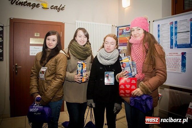 Zdjęcie w galerii na portalu naszraciborz.pl: WOŚP: 130 wolontariuszy na ulicach Raciborza wiadomości z regionu