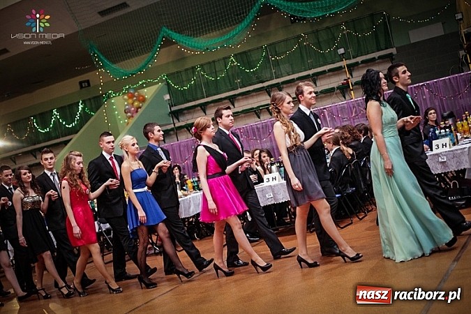 Zdjęcie w galerii na portalu naszraciborz.pl: Studniówki za pasem. Wybierz fotografa wiadomości z regionu