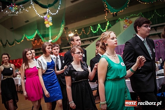 Zdjęcie w galerii na portalu naszraciborz.pl: Studniówki za pasem. Wybierz fotografa wiadomości z regionu