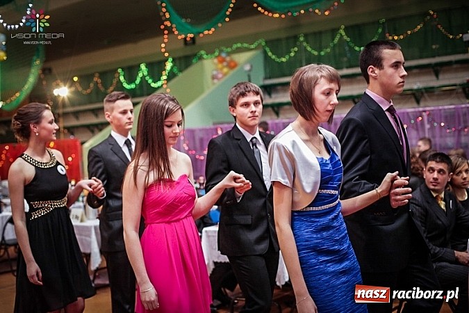 Zdjęcie w galerii na portalu naszraciborz.pl: Studniówki za pasem. Wybierz fotografa wiadomości z regionu