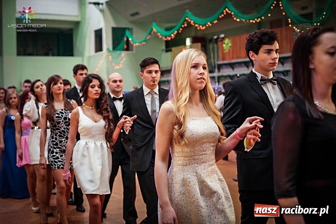 Zdjęcie w galerii na portalu naszraciborz.pl: Studniówki za pasem. Wybierz fotografa wiadomości z regionu