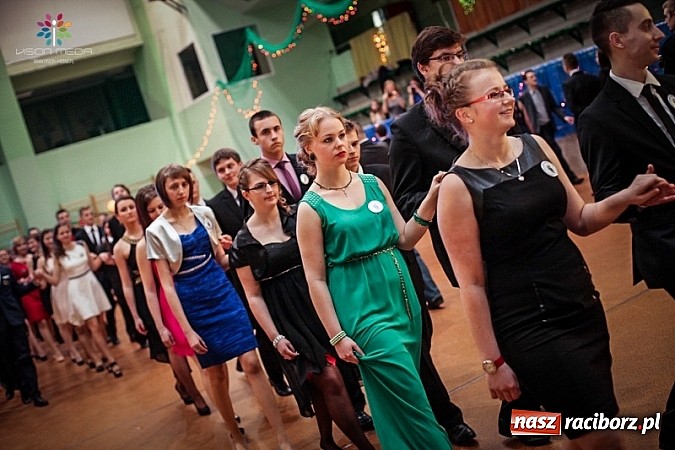 Zdjęcie w galerii na portalu naszraciborz.pl: Studniówki za pasem. Wybierz fotografa wiadomości z regionu