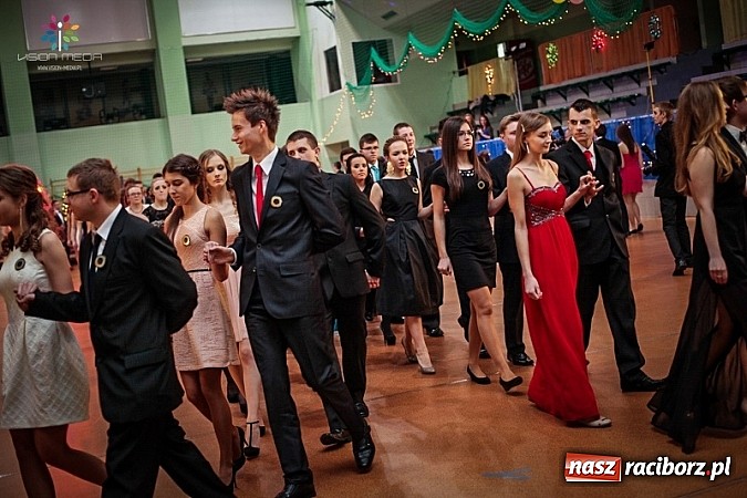 Zdjęcie w galerii na portalu naszraciborz.pl: Studniówki za pasem. Wybierz fotografa wiadomości z regionu