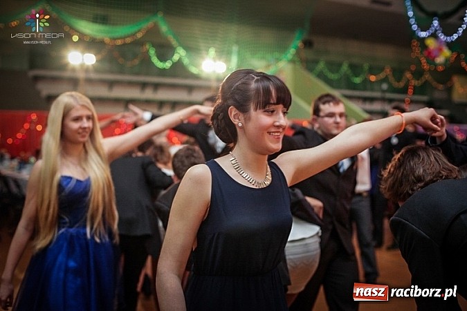 Zdjęcie w galerii na portalu naszraciborz.pl: Studniówki za pasem. Wybierz fotografa wiadomości z regionu