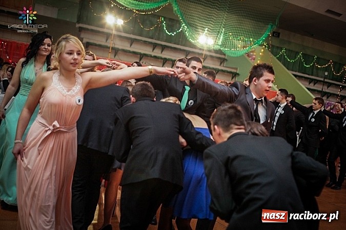 Zdjęcie w galerii na portalu naszraciborz.pl: Studniówki za pasem. Wybierz fotografa wiadomości z regionu