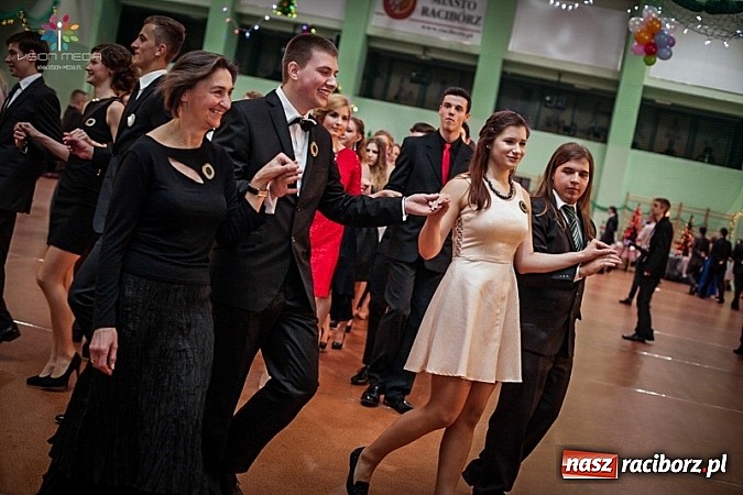 Zdjęcie w galerii na portalu naszraciborz.pl: Studniówki za pasem. Wybierz fotografa wiadomości z regionu