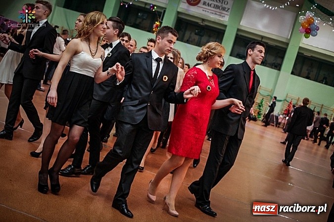 Zdjęcie w galerii na portalu naszraciborz.pl: Studniówki za pasem. Wybierz fotografa wiadomości z regionu