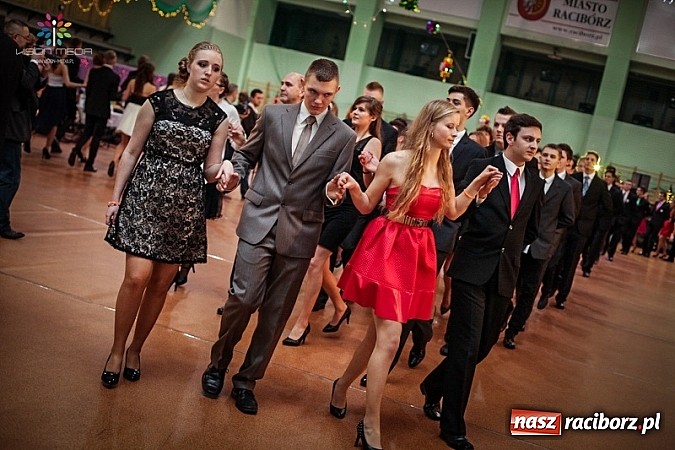 Zdjęcie w galerii na portalu naszraciborz.pl: Studniówki za pasem. Wybierz fotografa wiadomości z regionu