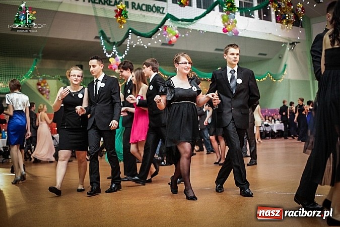 Zdjęcie w galerii na portalu naszraciborz.pl: Studniówki za pasem. Wybierz fotografa wiadomości z regionu