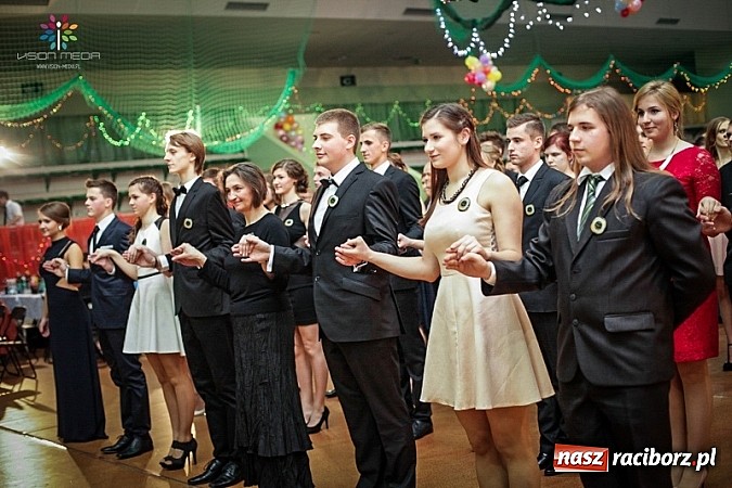Zdjęcie w galerii na portalu naszraciborz.pl: Studniówki za pasem. Wybierz fotografa wiadomości z regionu