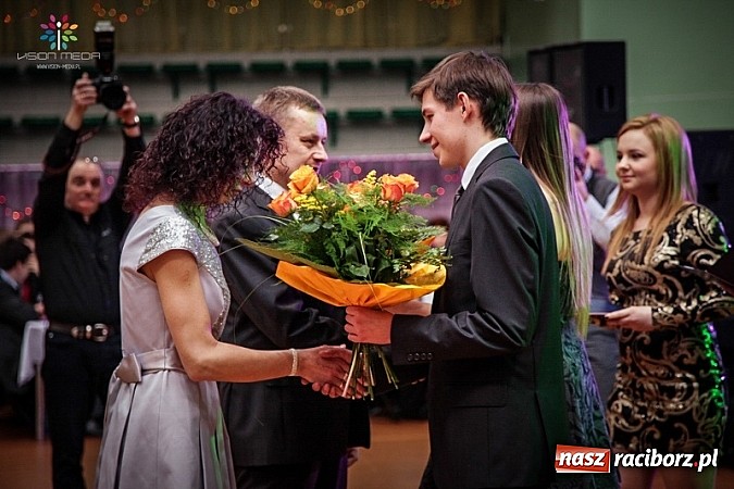 Zdjęcie w galerii na portalu naszraciborz.pl: Studniówki za pasem. Wybierz fotografa wiadomości z regionu