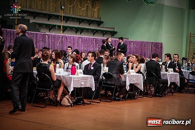 Zdjęcie w galerii na portalu naszraciborz.pl: Studniówki za pasem. Wybierz fotografa wiadomości z regionu