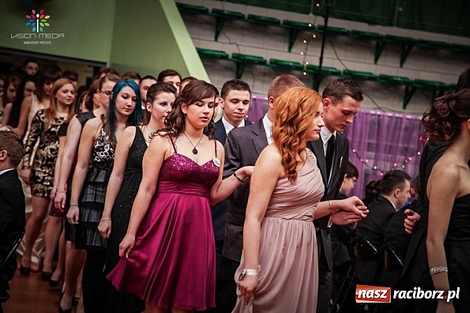 Zdjęcie w galerii na portalu naszraciborz.pl: Studniówki za pasem. Wybierz fotografa wiadomości z regionu