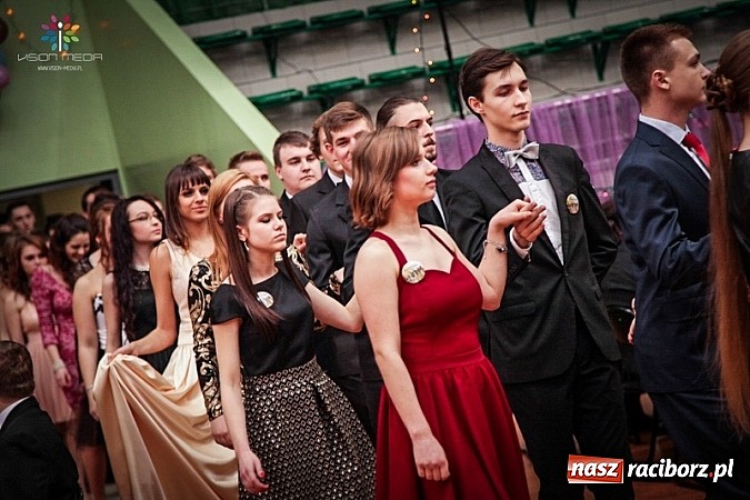 Zdjęcie w galerii na portalu naszraciborz.pl: Studniówki za pasem. Wybierz fotografa wiadomości z regionu