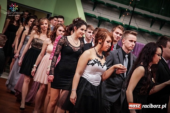 Zdjęcie w galerii na portalu naszraciborz.pl: Studniówki za pasem. Wybierz fotografa wiadomości z regionu