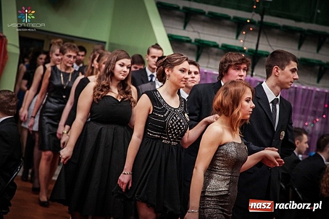 Zdjęcie w galerii na portalu naszraciborz.pl: Studniówki za pasem. Wybierz fotografa wiadomości z regionu