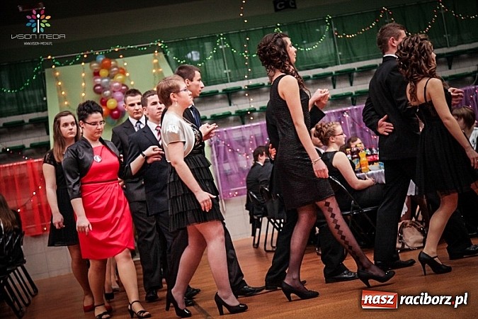 Zdjęcie w galerii na portalu naszraciborz.pl: Studniówki za pasem. Wybierz fotografa wiadomości z regionu